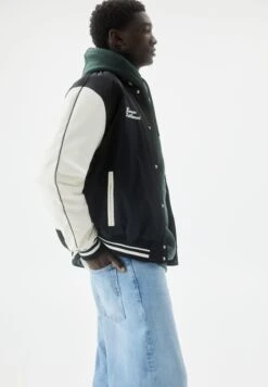 PULL & BEAR Cities VarsityGiubbotto BomberBlack Uomo Giacche PUC22T0T5-Q11 -PULL - BEAR Negozio b87af82facc24277a067a7e131d766f9