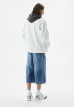 PULL & BEAR BasicTruckerGiacca LeggeraWhite Uomo Giacche PUC22T0SQ-A11 -PULL - BEAR Negozio b90e28ca720f473e9b27d2eb87554290