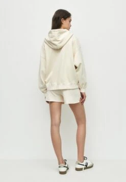 PULL & BEAR CroppedFelpa Con ZipWhite Donna Felpe PUC21J0ZU-A11 -PULL - BEAR Negozio ba510ac1fe4c4e448c22426c11ab8e4d