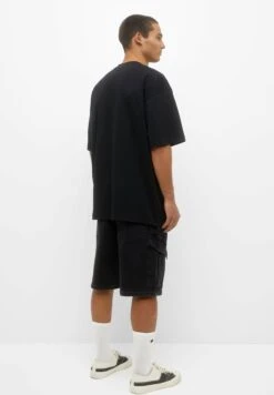 PULL & BEAR Cargo BermudaShorts Di JeansBlack Uomo Jeans PUC22F0CS-Q11 -PULL - BEAR Negozio baf8e5eee717494b9e643293cb0c7629