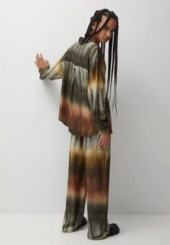 PULL & BEAR Tie-DyeCamiciaOchre Donna Camicie E Bluse PUC21E12K-O12 10 PULL & BEAR Tie-DyeCamiciaOchre Donna Camicie E Bluse PUC21E12K-O12 -PULL - BEAR Negozio bc21859c5066438c87f49eb012557a84