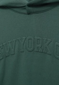 PULL & BEAR New York Varsity Felpa Con CappuccioDark Green Uomo Maglieria E Felpe PUC22S0R2-M11 -PULL - BEAR Negozio bf680e98cd15461db9f7b7a668da999b