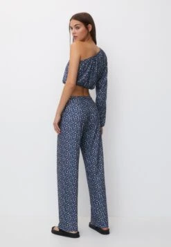 PULL & BEAR Loose-Fitting With PrintPantaloniDark Blue Donna Pantaloni PUC21A0UQ-K11 -PULL - BEAR Negozio c078375b11654c948d71026ed5c816b2