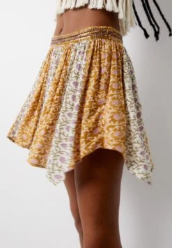 PULL & BEAR Asymmetric - Gonna A Pieghe - Ochre -PULL - BEAR Negozio c2bdc03548b1443db9df859d3dde4ab1