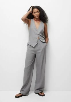 PULL & BEAR Rustic Straight Fit PantaloniGrey Donna Pantaloni PUC21A0T6-C11 -PULL - BEAR Negozio c4127dbe00104a5297bcb5780bd40616