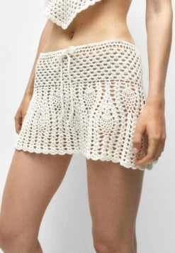 PULL & BEAR Flared Crochet - Minigonna - Beige -PULL - BEAR Negozio c41684f17eba4e12be07da2393a4fe08