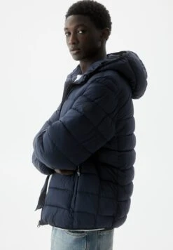 PULL & BEAR LightweightGiacca InvernaleDark Blue Uomo Giacche PUC22T0ST-K11 12 PULL & BEAR LightweightGiacca InvernaleDark Blue Uomo Giacche PUC22T0ST-K11 -PULL - BEAR Negozio c6ab47e8967d4f07808d2b9684c3dd30