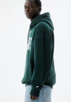 PULL & BEAR Queens Felpa Con CappuccioDark Green Uomo Maglieria E Felpe PUC22S0QX-M11 -PULL - BEAR Negozio c7a09eccdfab437aae558488f4eac6a7