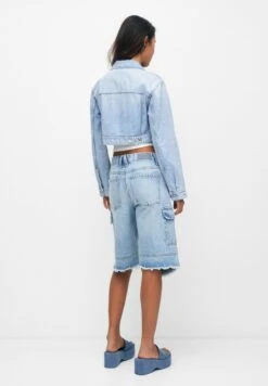 PULL & BEAR Cropped- Giacca Di Jeans - Blue Denim -PULL - BEAR Negozio ca183f3dc46c447a9365fea4a0c4f693
