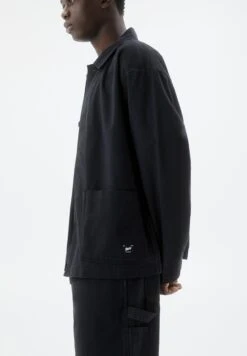 PULL & BEAR With Collar - Giacca Leggera - Black -PULL - BEAR Negozio ca58ffcd8be5448aa1c883c0c1af23dd