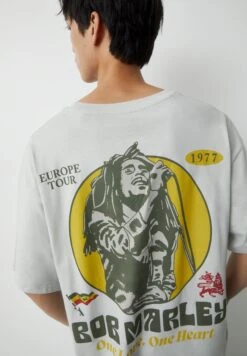 PULL & BEAR Bob Marley European T-Shirt Con StampaGreen Uomo T-shirt E Polo PUC22O1PF-M11 -PULL - BEAR Negozio cc007b4ae6d44b6ab458fb875f46511f