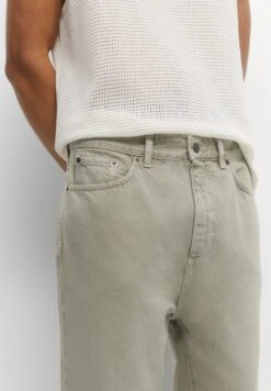 PULL & BEAR Jeans A SigarettaKhaki Uomo Jeans PUC22G0PP-N11 -PULL - BEAR Negozio cc9bcd7907874778a240d0acad511437