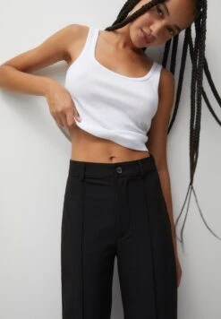 PULL & BEAR With Seam DetailPantaloniBlack Donna Pantaloni PUC21A0LL-Q11 -PULL - BEAR Negozio cf2fb7efc94d4185b9ce05f70b14b053