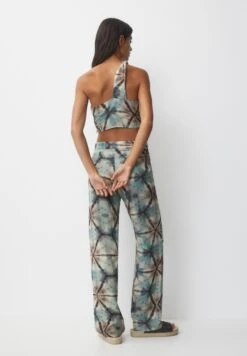 PULL & BEAR Straight Fit Rustic Tie Dye- Pantaloni - Green -PULL - BEAR Negozio d02160f0f9d04f3a8256024776dda3c2