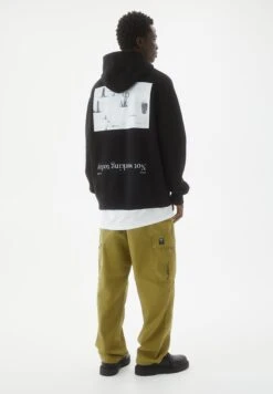 PULL & BEAR FelpaBlack Uomo Maglieria E Felpe PUC22S0QJ-Q11 -PULL - BEAR Negozio d088c9a9dd064a4c8ff9751e82f6b11c