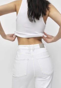 PULL & BEAR High Waist MomJeans Slim FitWhite Donna Jeans PUC21N0KG-A11 -PULL - BEAR Negozio d13c8ade97e04bc7a5fa129f0526ba1e