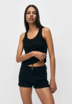 PULL & BEAR With Turn-Up Hems - Shorts Di Jeans - Black