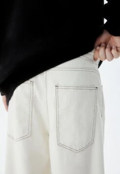 PULL & BEAR Baggy Extra Wide-Leg- Jeans A Sigaretta - Beige -PULL - BEAR Negozio d29ed8de0d5d4bab885ca71ddcb115ba