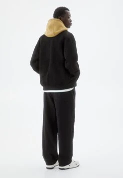 PULL & BEAR Giacca In SimilpelleBlack Uomo Giacche PUC22T0SV-Q11 -PULL - BEAR Negozio d50a1271073f4b9991fc764aa7f56182