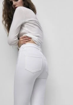 PULL & BEAR High-Waist - Jeans Skinny Fit - White -PULL - BEAR Negozio d71a3ec3c79b483998bdd527b97bbad1