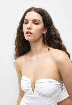 PULL & BEAR Vestito EleganteWhite Donna Vestiti PUC21C12O-A11 12 PULL & BEAR Vestito EleganteWhite Donna Vestiti PUC21C12O-A11 -PULL - BEAR Negozio d74d5e84a2cc4b60bb9002aeeabae30c