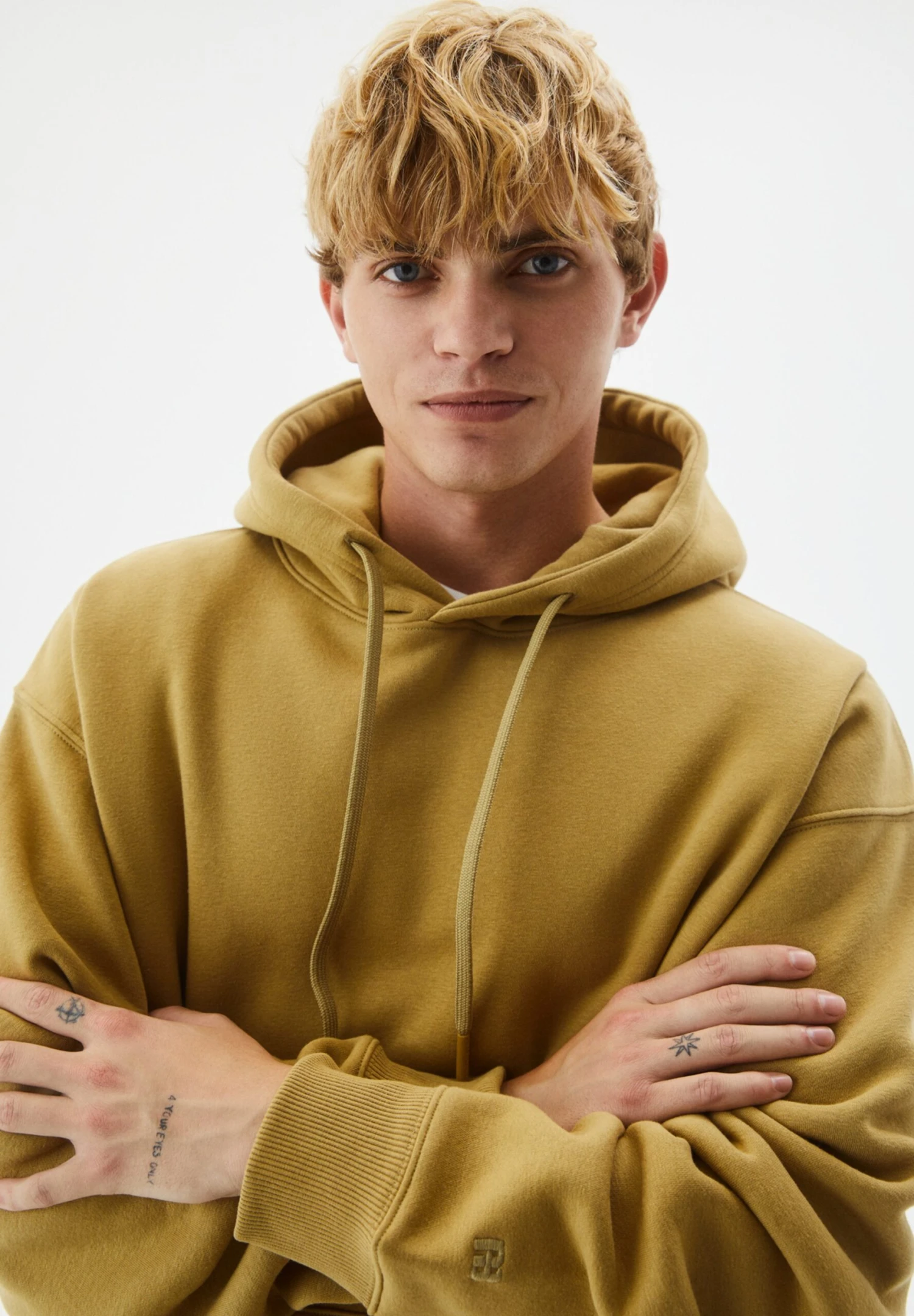 PULL & BEAR Basic ColouredFelpa Con CappuccioMustard Yellow Uomo Maglieria E Felpe PUC21009J-E11 6 PULL & BEAR Basic ColouredFelpa Con CappuccioMustard Yellow Uomo Maglieria E Felpe PUC21009J-E11 - immagine 4