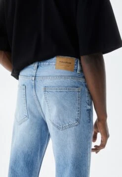 PULL & BEAR Vintage FadeJeans A SigarettaStone Blue Denim Uomo Jeans PUC22G0PS-K12 -PULL - BEAR Negozio d988774379924c6aad39b22b54908b41