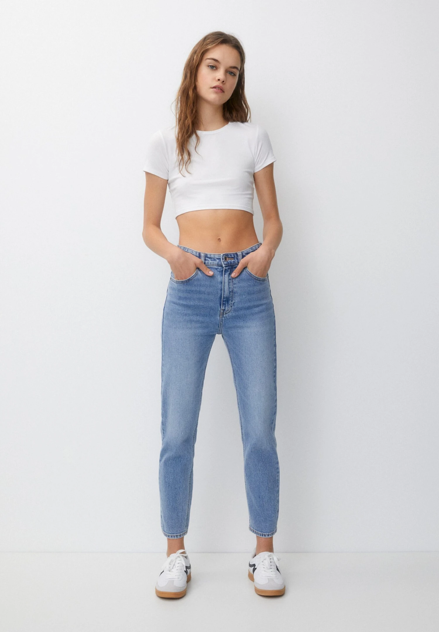PULL & BEAR Basic Mom ComfortJeans A SigarettaLight Blue Denim Donna Jeans PUC21N0M3-K13 4 PULL & BEAR Basic Mom ComfortJeans A SigarettaLight Blue Denim Donna Jeans PUC21N0M3-K13 - immagine 2