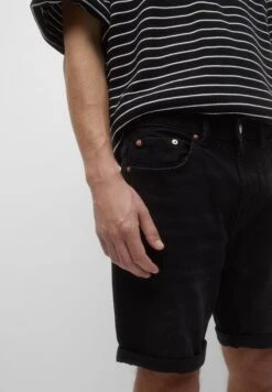 PULL & BEAR BermudaShorts Di JeansBlack Denim Uomo Jeans PUC22F0BN-Q11 -PULL - BEAR Negozio db2306ae6ae64a30b261ac30d8a85b30