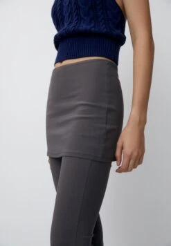 PULL & BEAR PantaloniDark Grey Donna Pantaloni PUC21A0V7-C11 -PULL - BEAR Negozio dca2df3d890e4aaabc6be8d0750e29af