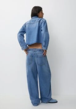 PULL & BEAR CamiciaBlue Denim Donna Camicie E Bluse PUC21E11U-K11 -PULL - BEAR Negozio e32af93b6cd04594937c03bf362f9ddf