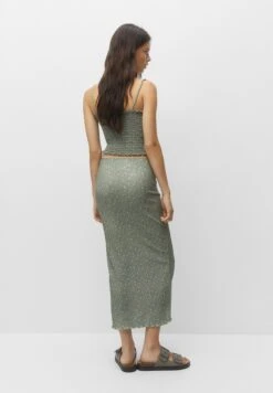 PULL & BEAR Floral-Midi - Gonna A Tubino - Green -PULL - BEAR Negozio e7461d54e9704bb7983b87c22bb6991a