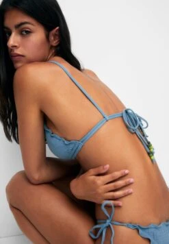 PULL & BEAR WavyBikini Pezzo SopraBlue Donna Moda Mare PUC81J02X-K11 -PULL - BEAR Negozio e7f78e34e8504d3eb3562617d7e9d916