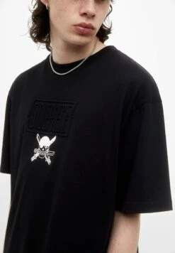 PULL & BEAR One Piece - T-Shirt Con Stampa - Black -PULL - BEAR Negozio ea0e6e2c7ccd465a85de6a7255209ab1