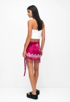 PULL & BEAR Sarong Palm TreesAccessorio Da SpiaggiaPink Donna Moda Mare PUC81H00A-J11 11 PULL & BEAR Sarong Palm TreesAccessorio Da SpiaggiaPink Donna Moda Mare PUC81H00A-J11 -PULL - BEAR Negozio ec25bf87d52344e2ad53c8ae06754b3a