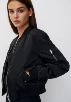 PULL & BEAR Zipped Basic- Giubbotto Bomber - Black -PULL - BEAR Negozio ecffe3e4d47949dda6c386153e44121e