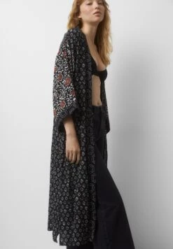 PULL & BEAR Long Printed-KimonoGiacca LeggeraBlack Donna Giacche E Blazer PUC21G0I7-Q11 -PULL - BEAR Negozio ee321717643e4e3abfd2a78de1a014fd