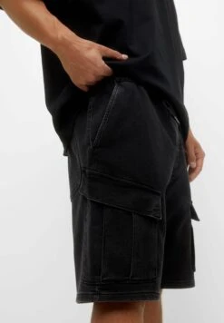 PULL & BEAR Cargo BermudaShorts Di JeansBlack Uomo Jeans PUC22F0CS-Q11 -PULL - BEAR Negozio efc1c9c6a13f437f92f63cac003fcbfe