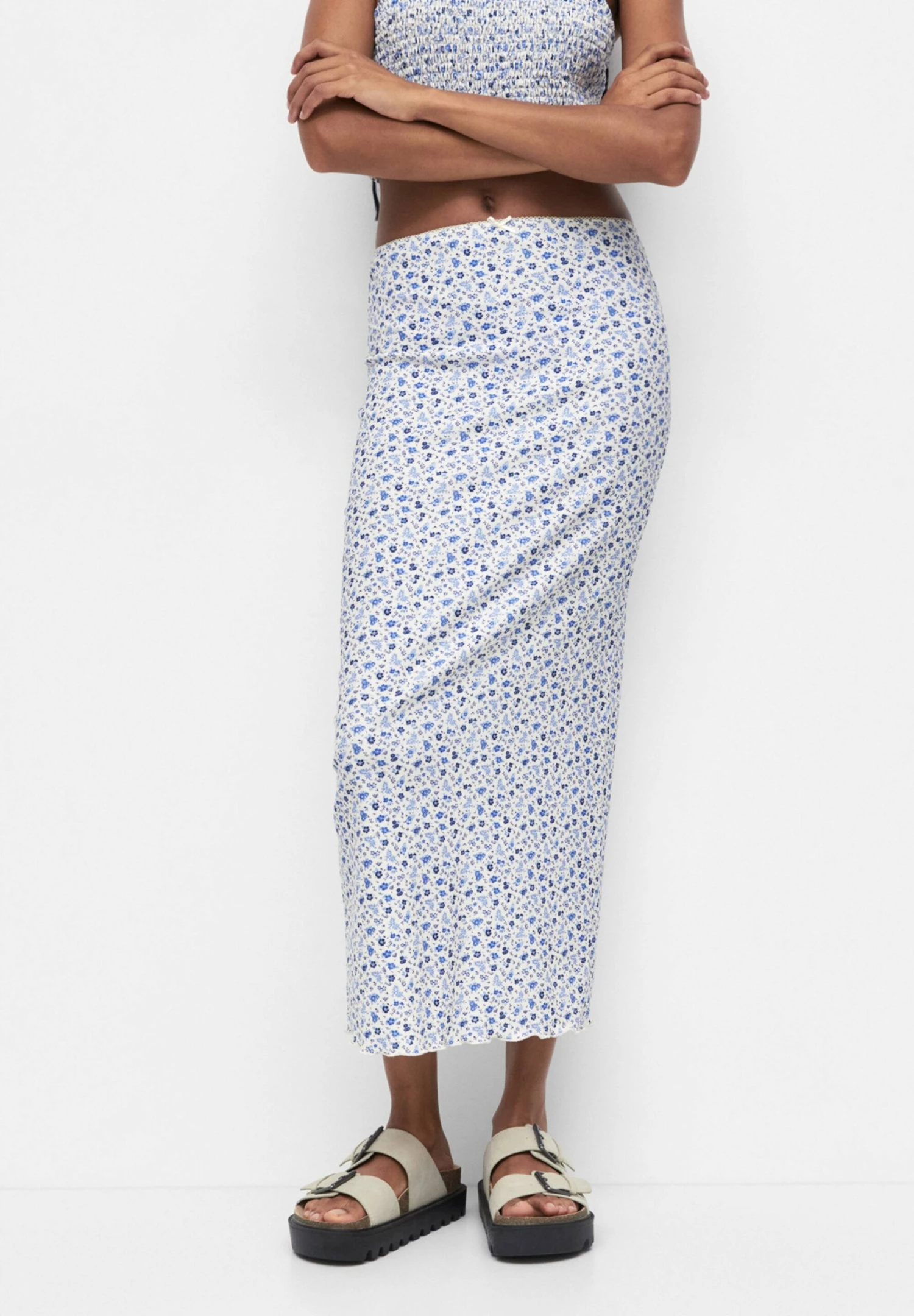 PULL & BEAR Long Floral - Gonna Lunga - Blue 3 PULL & BEAR Long Floral - Gonna Lunga - Blue