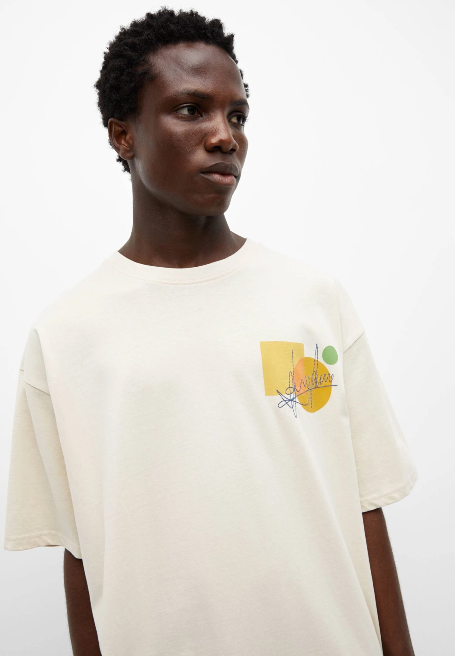 PULL & BEAR With Embroidered Graphic DetailT-Shirt Con StampaSand Uomo T-shirt E Polo PUC22O1MP-B11 6 PULL & BEAR With Embroidered Graphic DetailT-Shirt Con StampaSand Uomo T-shirt E Polo PUC22O1MP-B11 - immagine 4