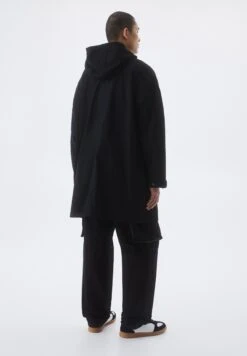 PULL & BEAR Rubberised - Parka - Black -PULL - BEAR Negozio f4d3924fecf24cf7827593bf345a4037