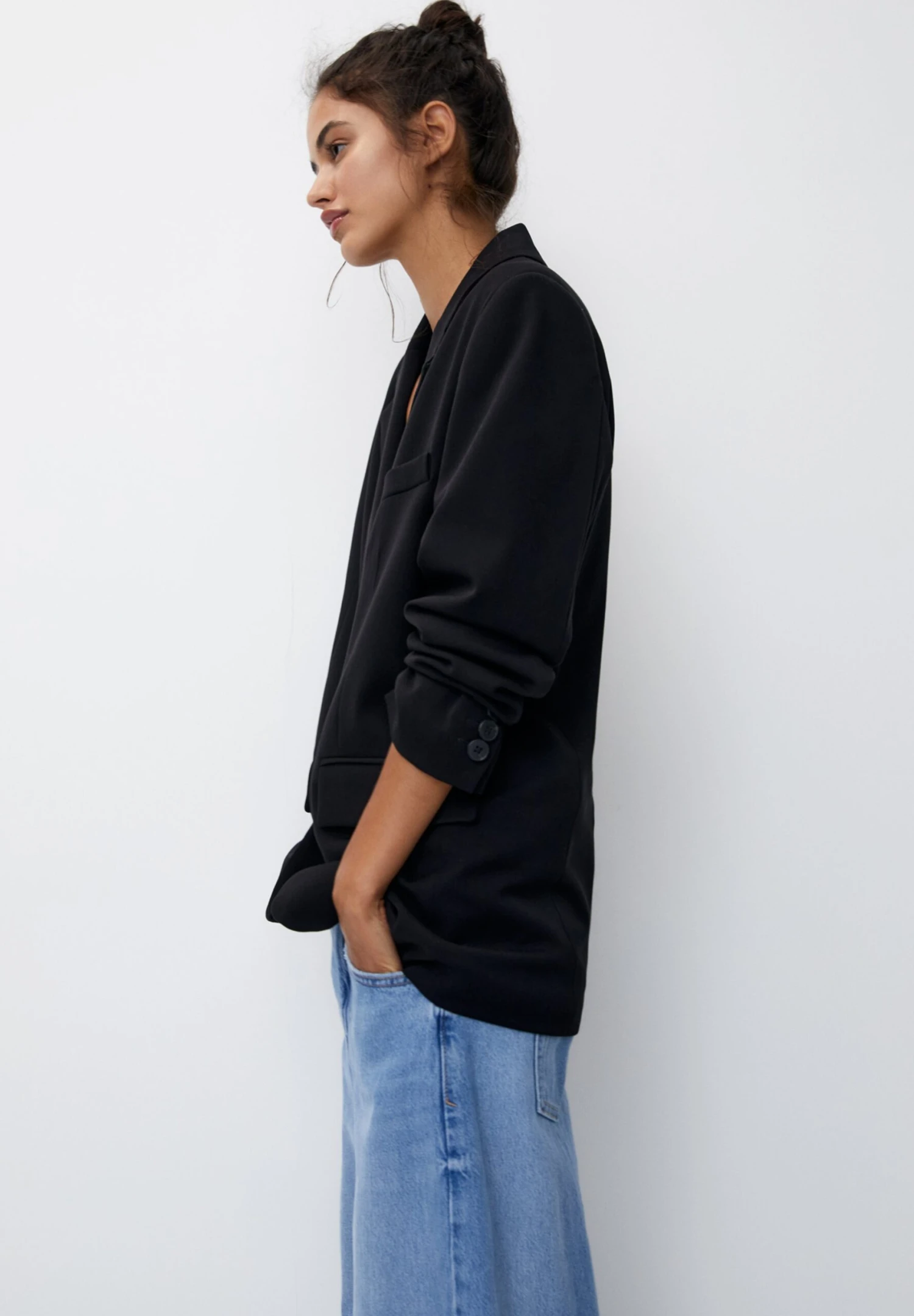 PULL & BEAR Basic Double-Breasted ButtonedBlazerBlack Donna Giacche E Blazer PUC21G0IH-Q11 5 PULL & BEAR Basic Double-Breasted ButtonedBlazerBlack Donna Giacche E Blazer PUC21G0IH-Q11 - immagine 3