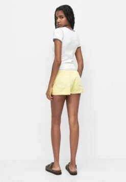 PULL & BEAR Embroidered Star T-Shirt Con StampaWhite Donna T-shirt E Top PUC21D2ET-A11 -PULL - BEAR Negozio f6238c55e511433b98287f2a1ed6ff9c