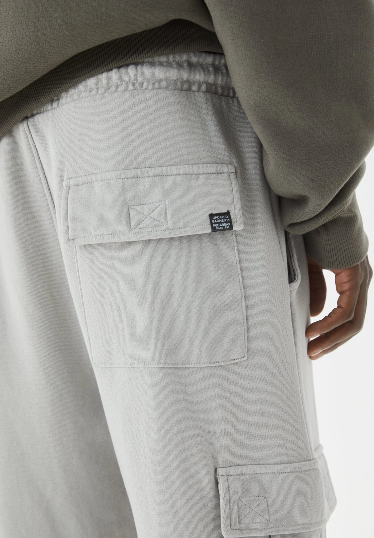 PULL & BEAR JoggersPantaloni CargoLight Grey Uomo Pantaloni PUC22E0F0-C11 6 PULL & BEAR JoggersPantaloni CargoLight Grey Uomo Pantaloni PUC22E0F0-C11 - immagine 4