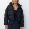 PULL & BEAR Cropped In Ripstop PufferGiacca InvernaleBlack Donna Giacche E Blazer PUC21U0GQ-Q11 2 PULL & BEAR Cropped In Ripstop PufferGiacca InvernaleBlack Donna Giacche E Blazer PUC21U0GQ-Q11 -PULL - BEAR Negozio f7467a1d811149f8a86235b7cac74e23
