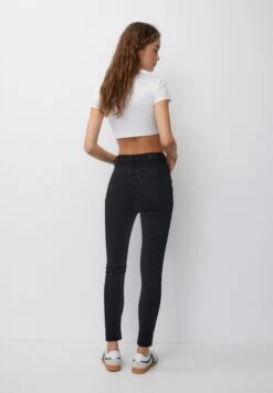 PULL & BEAR Super High Waisted - Jeans Skinny Fit - Black -PULL - BEAR Negozio f8fe9bee58b94babaaef04a2ec09eaf9