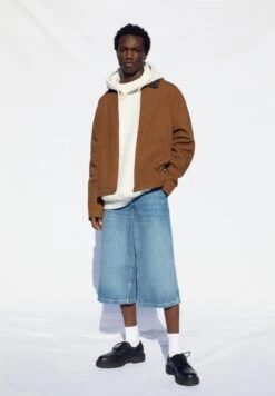 PULL & BEAR Utility With Contrast Collar Giacca Da Mezza StagioneOchre Uomo Giacche PUC22T0SY-O11 -PULL - BEAR Negozio f9a7328aa1ef4fd4ad3c1223cf45e4c2