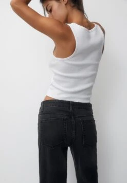 PULL & BEAR Mid Waist- Jeans A Sigaretta - Black 13 PULL & BEAR Mid Waist- Jeans A Sigaretta - Black -PULL - BEAR Negozio fd268ec5929c44469831570d13a34a8d