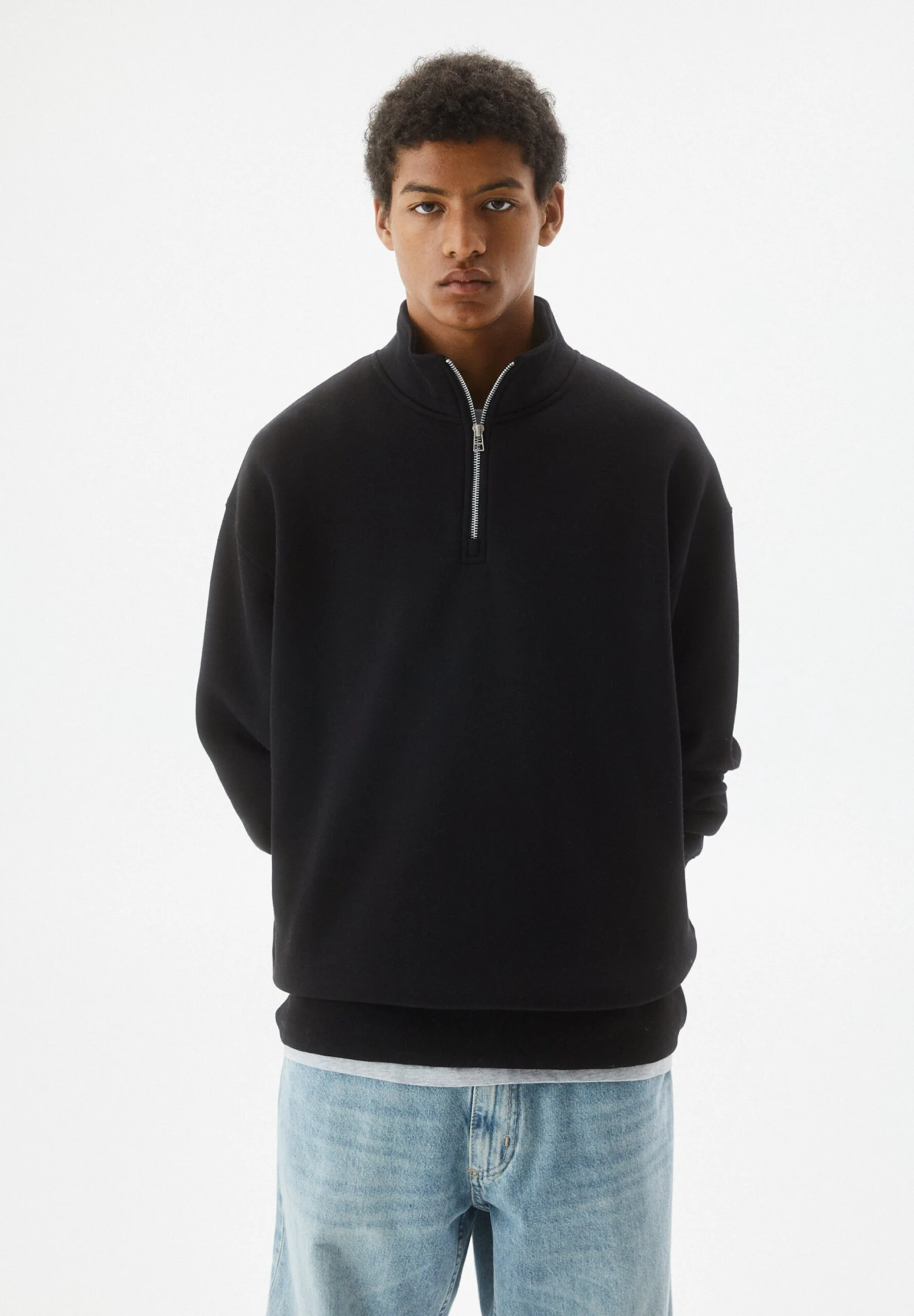 PULL & BEAR Basic Coloured Zip-Up NeckFelpaBlack Uomo Maglieria E Felpe PUC22S0QT-Q11 5 PULL & BEAR Basic Coloured Zip-Up NeckFelpaBlack Uomo Maglieria E Felpe PUC22S0QT-Q11 - immagine 3