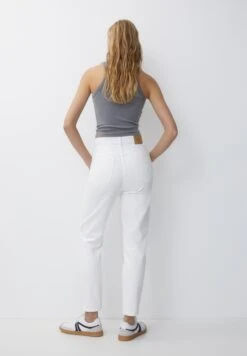 PULL & BEAR MomJeans Tapered FitWhite Donna Jeans PUC21N0J6-A11 -PULL - BEAR Negozio fec5c8665bdc4a13a12b3c4a17545284